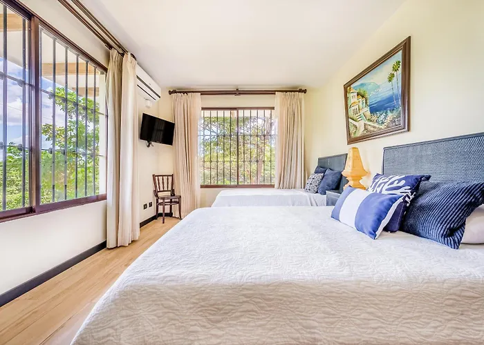 Private Pool, Luxe Patio: 4br Carrillo Hébergement de vacances *