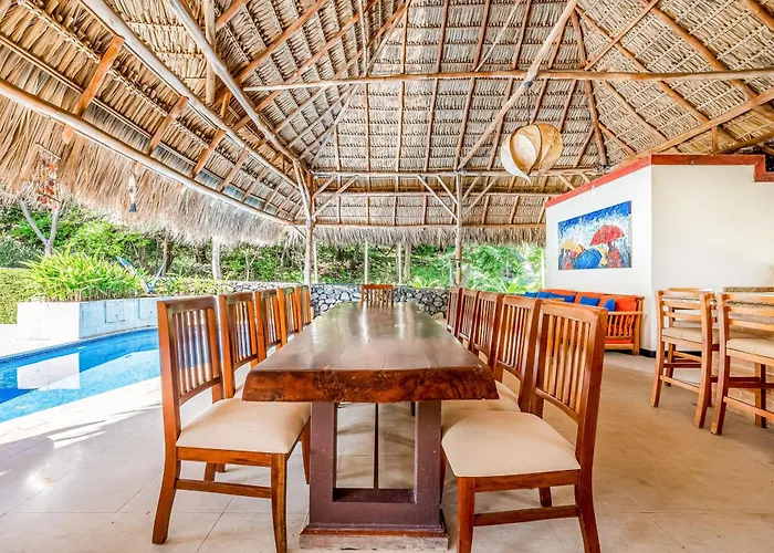 Hébergement de vacances Private Pool, Luxe Patio: 4br Carrillo *