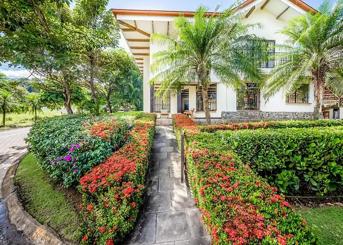 Private Pool, Luxe Patio: 4br Carrillo Carpintero